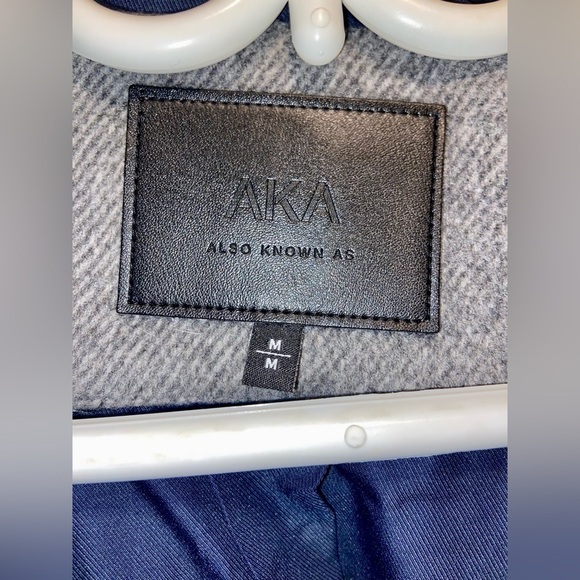 Women’s AKA wool blend gray midi coat with front zip-in bib size medium - Picture 6 of 13